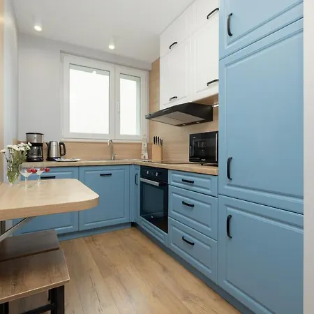 Comfy - 1 Km To The By Renters Apartment *