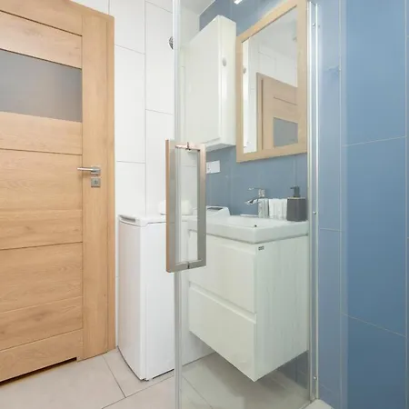 Comfy - 1 Km To The By Renters