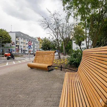 Comfy - 1 Km To The By Renters *