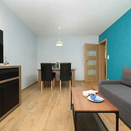 Comfy - 1 Km To The By Renters Apartment *